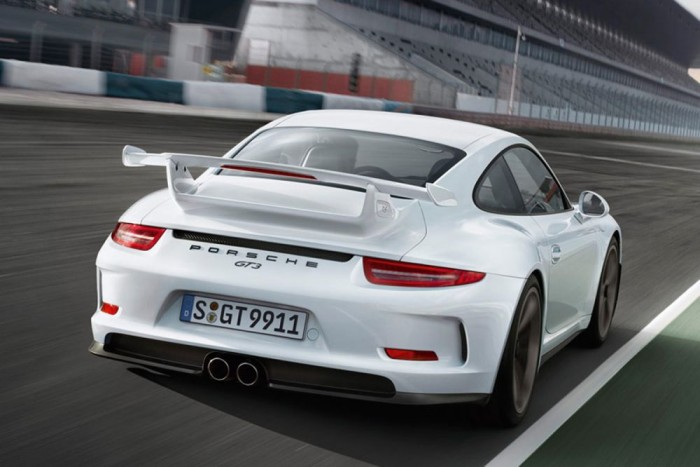 911 GT3 – 9000. És ez csak a kezdet! 7 Bőven 7:30 perc alatti köridőre képes a Nürbugring Nordschleifén. A GT3 kipróbálása után nem lepődöm meg ezen az értéken
