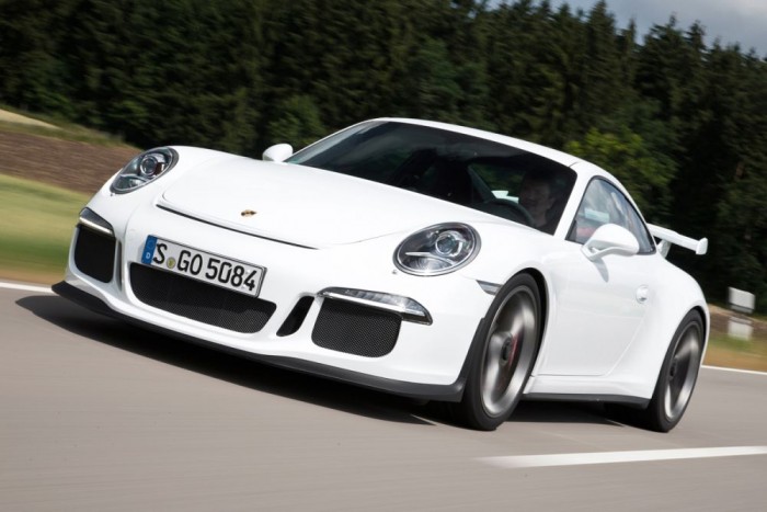 911 GT3 – 9000. És ez csak a kezdet! 5 Alig van ellenfele a ringen, autópályán meg épp civilizáltságával nyűgöz le. Érthetetlen, hogy tudták ezt megcsinálni