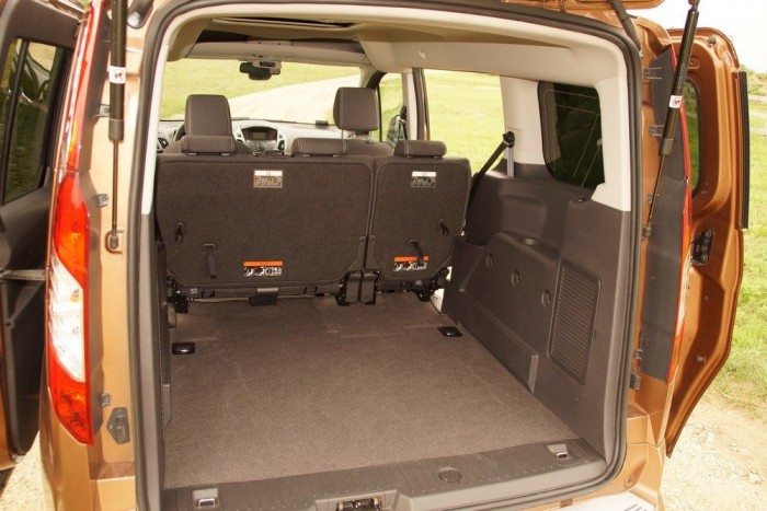 Amiből kiröhögöd a családi kombikat 10 | Vezess Öt üléssel 1529 literes a csomagtartó, ez annyi, mint három nagyobb kompakt kombié együttvéve