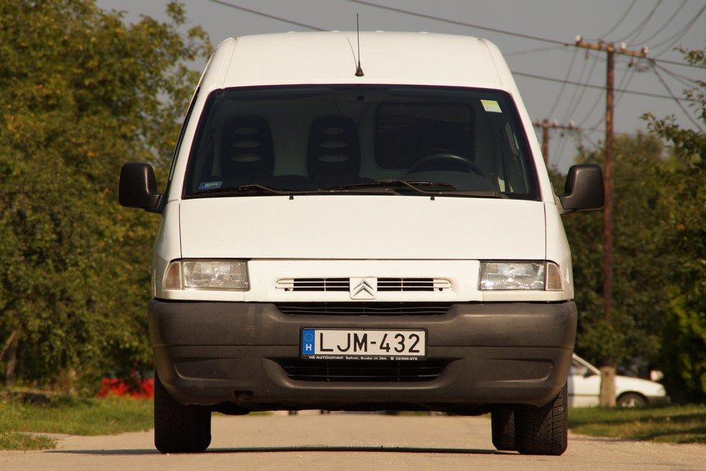 Jó kiállású autó maradt, nem öregszik olyan plöttyedősen csáléra, mint mondjuk egy Opel Combo