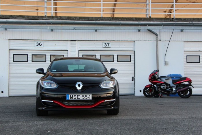 Magyarország leggyorsabb autói 6 | Vezess A 265 lóerős Mégane RS csak a parkolóban pihent. Teszt hamarosan!