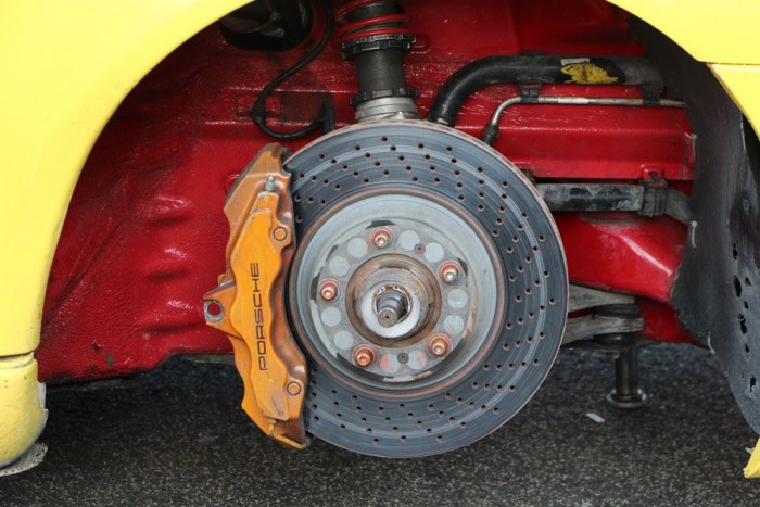 Magyarország leggyorsabb autói 20 | Vezess Látszik a beépített pneumatikus emelő is