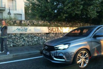 Az utcán kapták lencsevégre az új Ladát