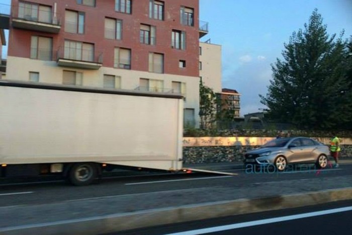 Az utcán kapták lencsevégre az új Ladát 6 | Vezess Az utcán kapták lencsevégre az új Ladát 6