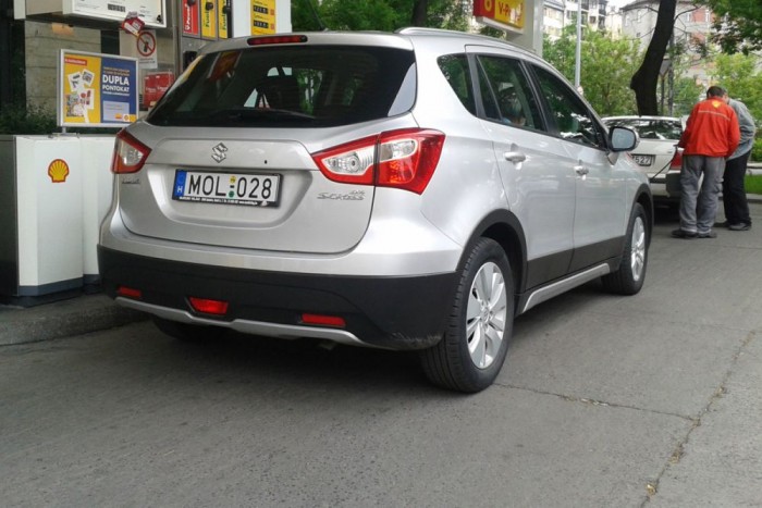 Nem átverés: 4,4 literes fogyasztás 7 | Vezess Kipróbáltuk, hogy mérsékelt, de életszerű sebességgel utazva mennyit fogyaszt az SX4 S-Cross. Váratlanul keveset