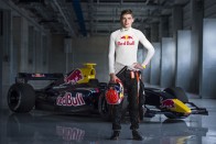 F1: Kirúgják Vergne-t, jön a legfiatalabb pilóta 6
