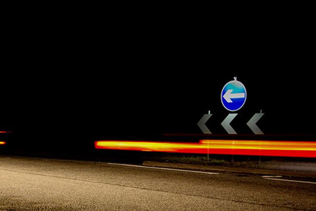 75 éves a fényvisszavető közlekedési tábla