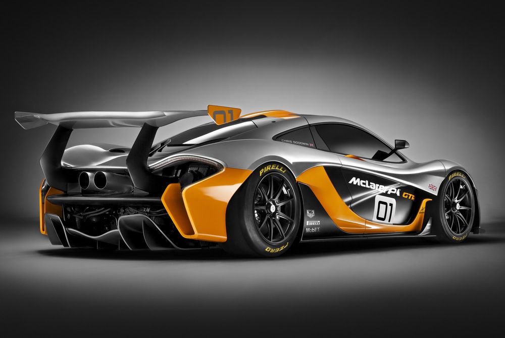 Hiperhibrid a versenypályára: McLaren P1 GTR 8