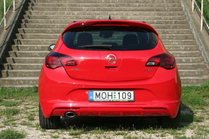 Bréking! Szépséges ötajtós Astra! 2 Nem miatta piacvezető az Opel. Jó mutat a portfólióban, de ön nem ezt fogja megvenni ha Astrát vásárol