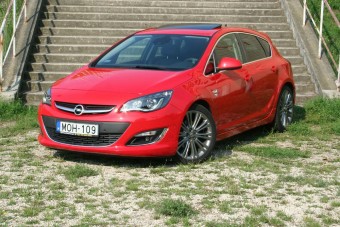 Bréking! Szépséges ötajtós Astra!