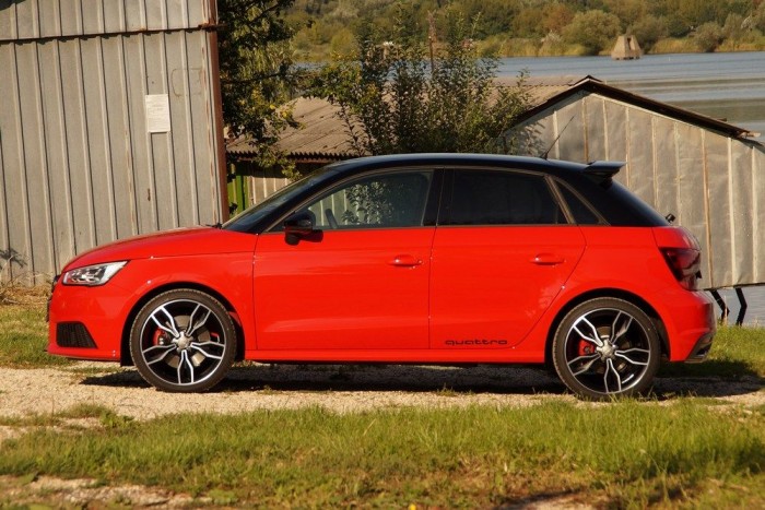 Misano-vörös gyöngyház, brillantfekete tetővel: ez a hivatalos megnevezése a vadító dekornak 