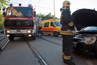 A nap képe – Villamossínen ütköztek az autók 9