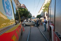 A nap képe – Villamossínen ütköztek az autók 10
