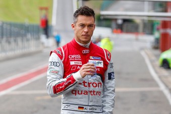 F1: Le Mans-bajnokra cserélik Kobajasit