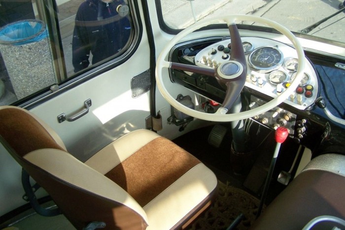 A Škoda 706 RTO modellek esetében a sofőrnek mindig saját ajtaja volt, ami megfelelt a kor elvárásainak