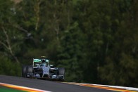 F1: Hajszálnyira egymástól a Mercedes-pilóták 49