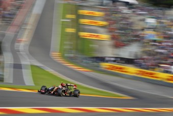 F1: Közel a Lotus-Mercedes megegyezés