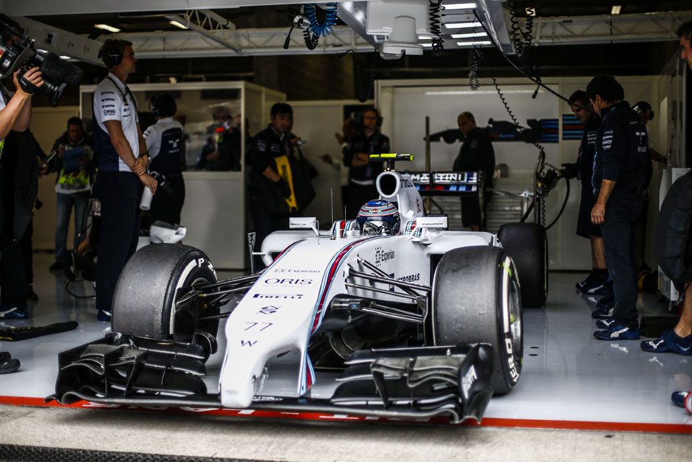 F1: Hajszálnyira egymástól a Mercedes-pilóták 29