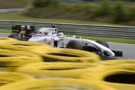 F1: Hamilton fékhibára fogta a második helyet 24