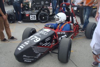 Egyetemisták a box utcában