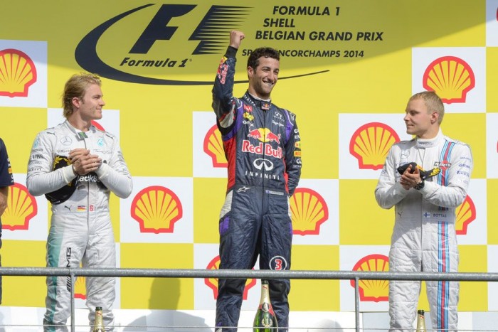 F1: Rosberget kifütyülték, videózni akar 2 F1: Rosberget kifütyülték, videózni akar 2