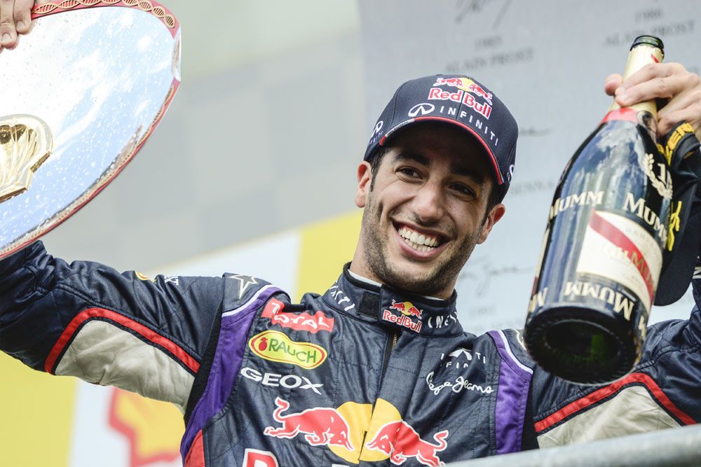 F1: Ricciardo megint nyert, Hamilton feladta 6