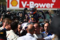 F1: Valami megint elromlott Vettel autójában 37