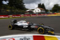 F1: Räikkönen elkenődött a negyedik helytől 40
