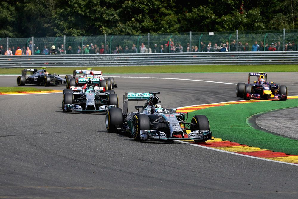 F1: A Mercedes el akarja tiltani Rosberget? 24