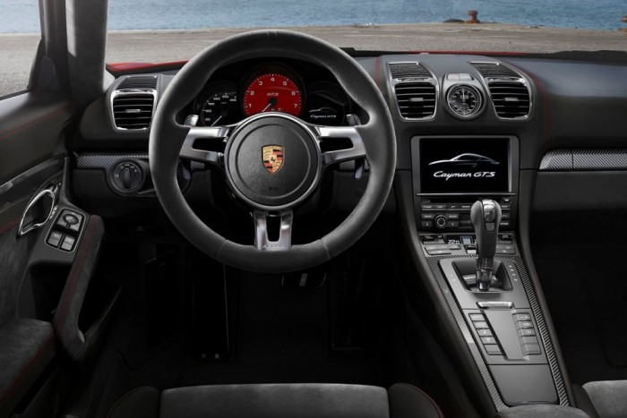 Tökéletesre sikerült a kormányzás. A GTS könnyen kézben tartható