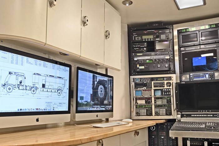 Az apa, aki fél milliárdot költött a lányára 10