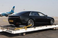 Megérkezett az Aston Martin Lagonda 9