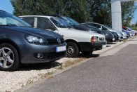 99 000 forintért nem számítanék végigpecsételt szervizkönyves, elsőgazdás autóra. Pedig van ilyen, csakhogy egy régi Dacia. Mit tartogat az 1310 L?