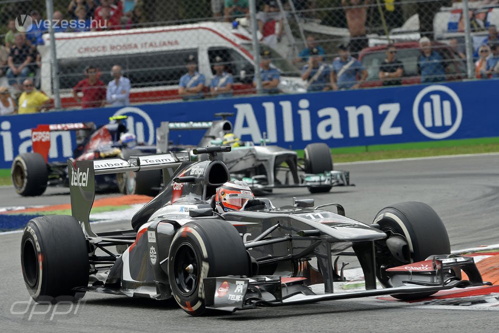 F1: A versenyre jöhet az eső 17
