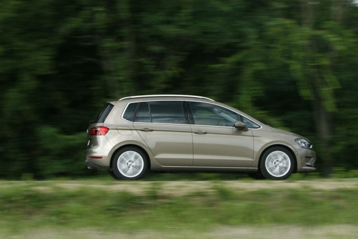 Jól a futóműhangolás, nem hiányzott a 303 530 forintos adaptív lengéscsillapítás