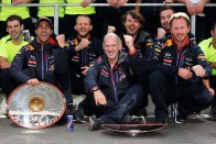 F1: Newey még befejezi az utolsó Red Bullját 2
