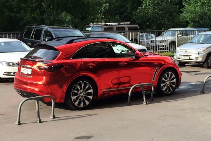 Tekegolyóként pusztít a Lada 11