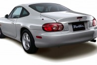 Mazda MX-5 Coupe Type S (2003) - Mióta piacra dobták, ott lebeg a levegőben egy kupéverzió a Miatából. A napokban bemutatásra kerülő negyedik generációval kapcsolatban sok ilyen pletyka merült fel, az biztos, hogy a második NB Miatából már készült ilyen a japán belpiacra, csekély darabszámban.