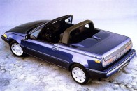 Volvo 480 ES Cabio (1990) - A Genfi Autószalonon mutatták be a svédek, de az annyira tanulmány volt, hogy még a kerekei is fából voltak. Nem is került gyártásba, mégis akad pár 480-as kabrió. Rejtélyes darabok, van amiről senki sem tudja, ki végezte az átalakítást, egy belga cég, az ACT pedig utólag készített vászontetős verziókat,