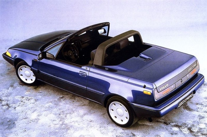 Top 10 – Kukába került érdekes prototípus 30 Volvo 480 ES Cabio (1990) - A Genfi Autószalonon mutatták be a svédek, de az annyira tanulmány volt, hogy még a kerekei is fából voltak. Nem is került gyártásba, mégis akad pár 480-as kabrió. Rejtélyes darabok, van amiről senki sem tudja, ki végezte az átalakítást, egy belga cég, az ACT pedig utólag készített vászontetős verziókat,