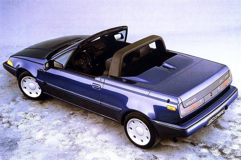 Volvo 480 ES Cabio (1990) - A Genfi Autószalonon mutatták be a svédek, de az annyira tanulmány volt, hogy még a kerekei is fából voltak. Nem is került gyártásba, mégis akad pár 480-as kabrió. Rejtélyes darabok, van amiről senki sem tudja, ki végezte az átalakítást, egy belga cég, az ACT pedig utólag készített vászontetős verziókat,