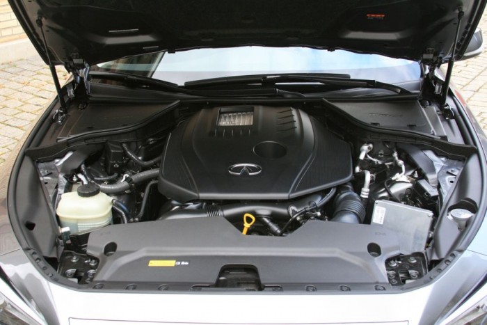 Rengeteg hightech megoldás van a közvetlen befecskendezéses, egyturbós motorban