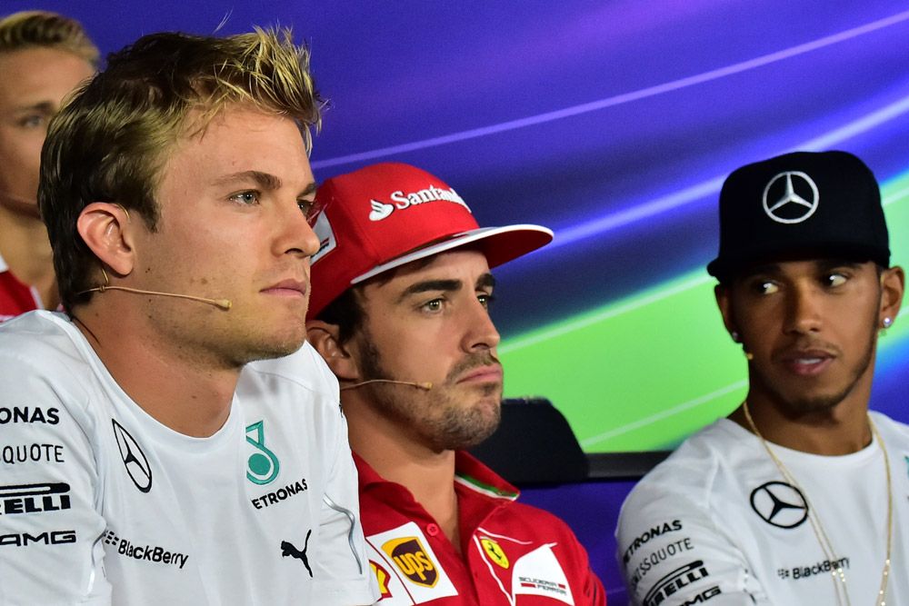 F1: Hamilton az élen, Rosberg bajban 1