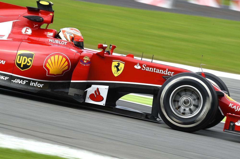 F1: Räikkönen a Mercik nyakán 9