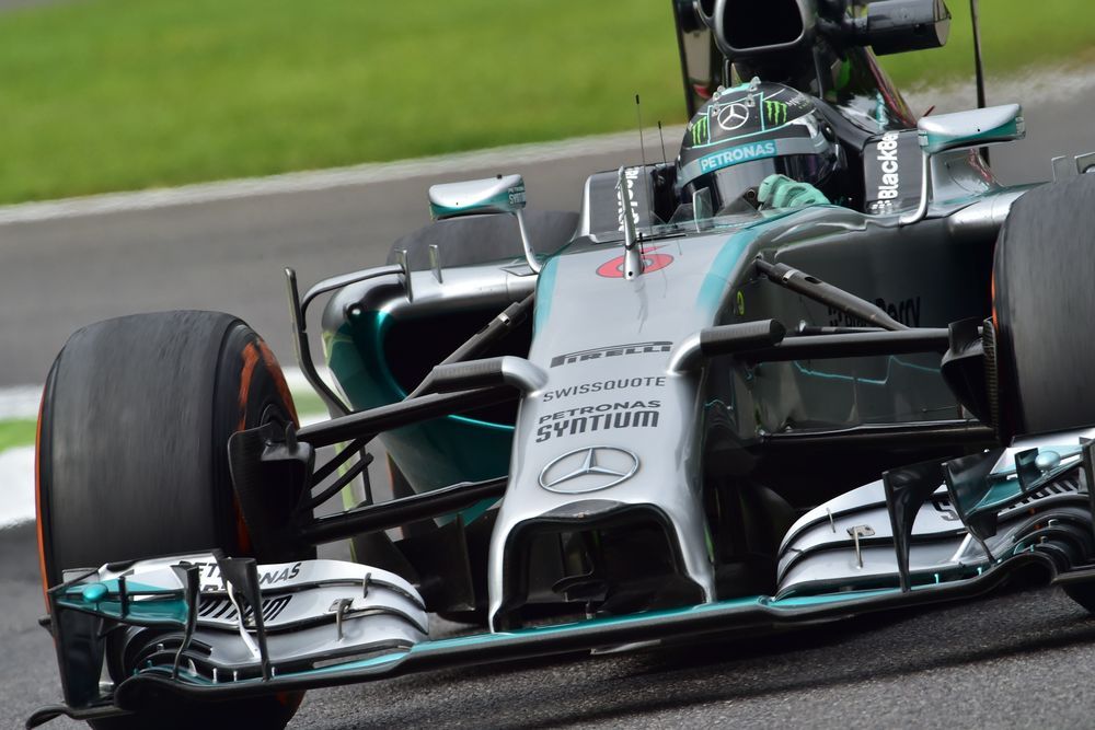 F1: Rosberg adataira vár Hamilton 12