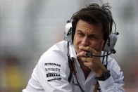 F1: Kirúghatják valamelyik Merci-pilótát 4