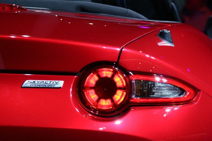 A hátsó lámpatest jó bonyolult lett