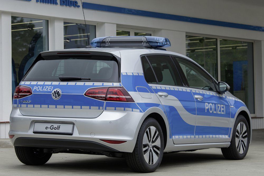 Elektromos rendőrautót épített a Volkswagen 7