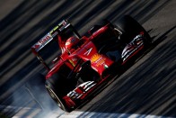 F1: A Ferrari-vezér orrára koppintottak 40