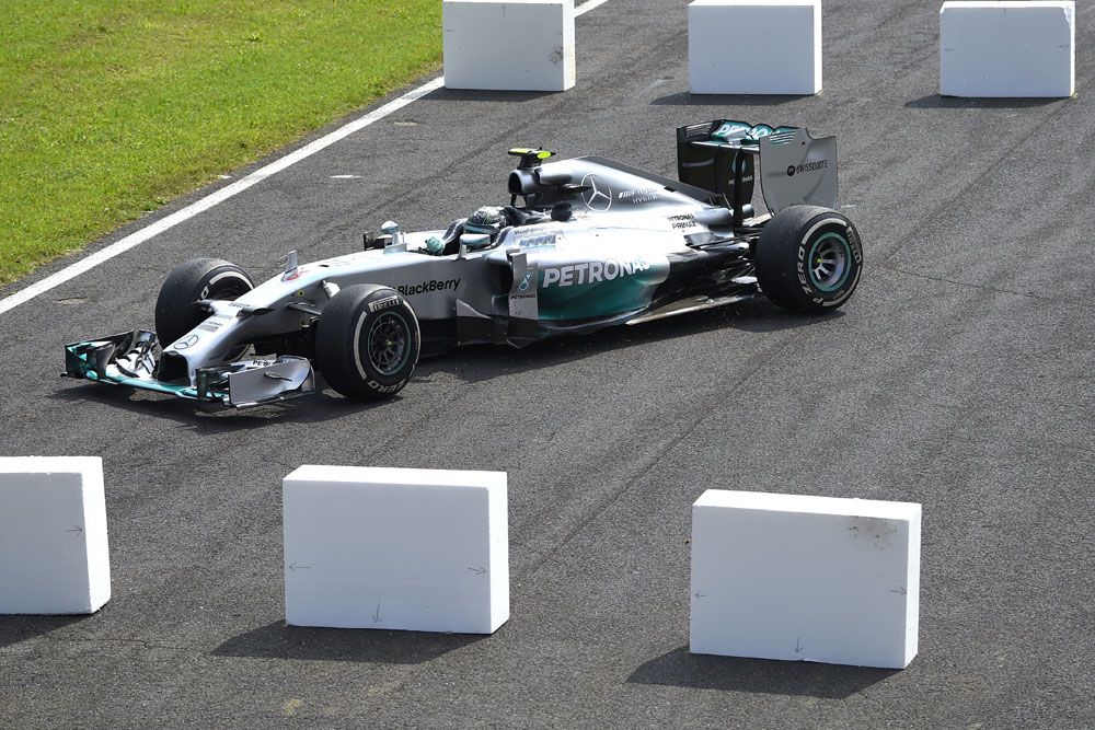 F1: Hamilton a büntetést kockáztatta Monzában 5